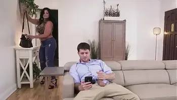 milf,bang-bros,shaved,stepmom,kiraperez