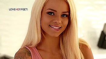 booty-shake,milf,knockers,tiny-tits,big-ass