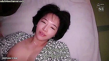 busty,big-tits,huge-tits,squirt,hooters