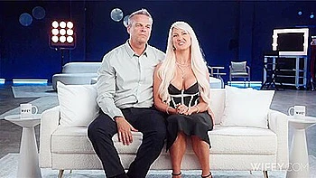 hooters,3some,huge-tits,blonde,threesome