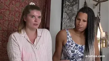 orgasm,real-lesbians,german,amateur,fingering