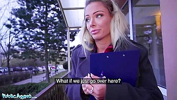 amateur-milf,booty-shake,blonde-milf,amateur,public