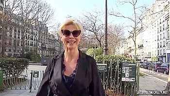 hd,ass,juggs,big-tits,busty-milf