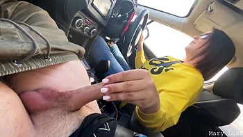 amateur,tugjob,car,hd,brunette