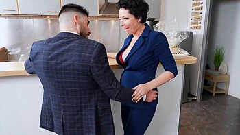 milf,amateur,lesbian,tattoo,big-tits