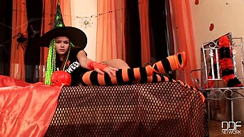 high-heels,foot-fetish