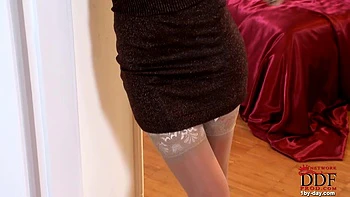 solo-female,high-heels,stockings,brunette