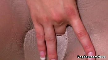 toys,masturbation,high-heels,solo-female,fetish