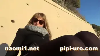 hand,handjob,piercing,pissing,orgasme