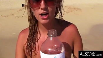 nudist,teen-18,public-sex,watersport,lesbian