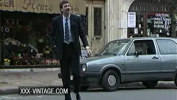 hariy-pussy,threesome,riding,brunette,blowjob