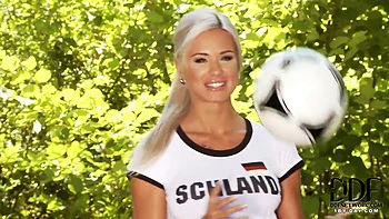 outdoor,blonde,tattoo