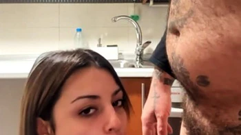 cumshot,blowjob,couple,wife,amateur