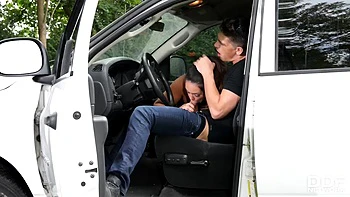 big-tits,blowjob,brunette,swallow-cum,big-ass