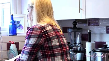 blonde,masturbation,milf,solo-female,mature