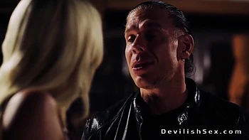 booty-shake,big-ass,blonde,deepthroat,booty