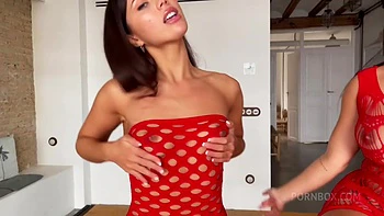 latina,big-ass,squirt,threesome,big-tits