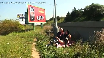 cumshot,outside,brunette,babe,public-sex