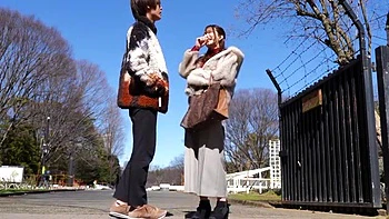 couple,lingerie,handjob