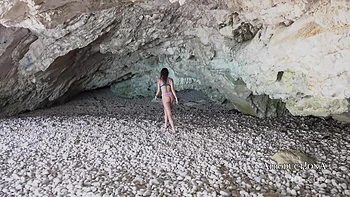 solo-female,teens,pissing,public,outdoor