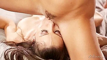 booty-shake,lingerie,busty,brunette,milf