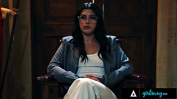 pussy-fingering,natural-tits,brunette,reality,bubble-butt