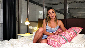 solo,dildo,caucasian,small-tits,masturbation