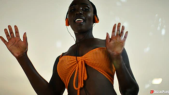 shorts,handjob,cumshot,side-fuck,indoors