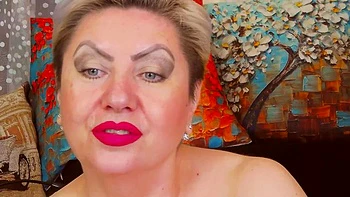 bbw,milf,big-butt,solo,peeing