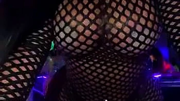 black-and-ebony,babes,striptease,fisting,big-butt