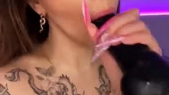 brunette,tits,big-butt,big-tits,tattoo