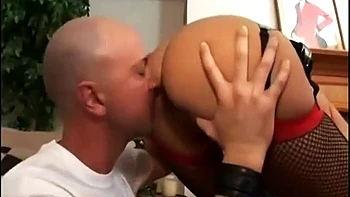 amateur,fetish,lingerie,handjob,big-butt