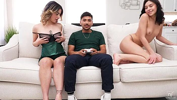 cowgirl,teens,doggy-style,missionary,licking