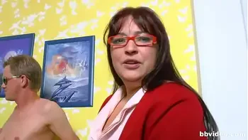 experienced-german,eating-pussy,hairy,glasses,fingering