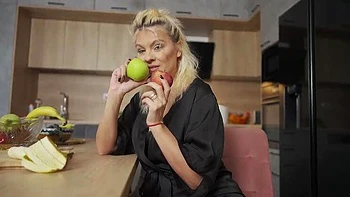 milf,intern,handjob-cumshot,fetish,4k-porn