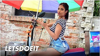 juicy-ass,latina-amateur,big-ass,casting,hd