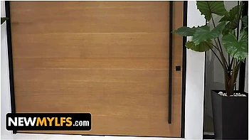 casting,big-natural-tits,toys,shaved-pussy,curvy