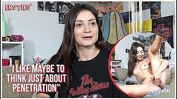 brunette,hd,masturbation,toys,amateur