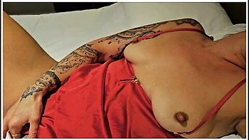 milf,masturbation,female-orgasm,amateur,small-tits