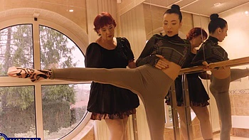 small-tits,spread-legs,mature,mom,sofa