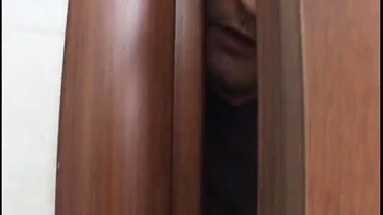 real-amateur,bathroom,pussies,amateur-milf,cumshot