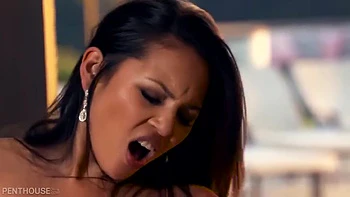 curvy,dyke,rimjob,lesbian,fingering