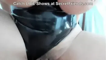 fetish,tight-pussy,live-show,latex,guest-show