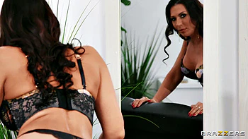 sofa,high-heels,bald-pussy,big-ass,tattoo