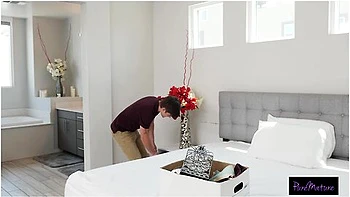 masturbation,blonde,facial,milf,cumshot