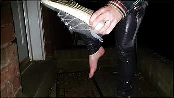 british,pissing,amateur,fetish,blonde