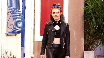 french,amateur,lingerie,milf,big-ass