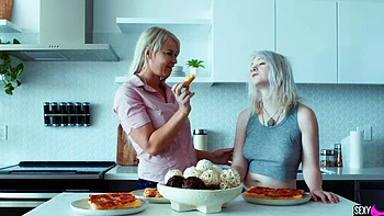 blondes,pornstars,pussy-licking,natural-tits,fingering