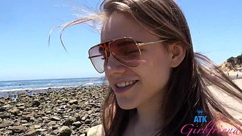 handjob,reality,car,glasses,pov