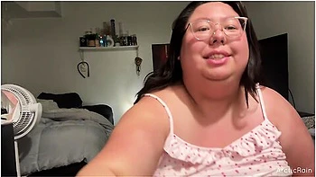 dirty-talk,smoking,solo-female,big-butt,big-tits